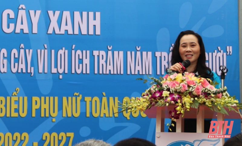 Hưởng ứng trồng cây xanh chào mừng thành công Đại hội Đại biểu phụ nữ toàn quốc lần thứ XIII