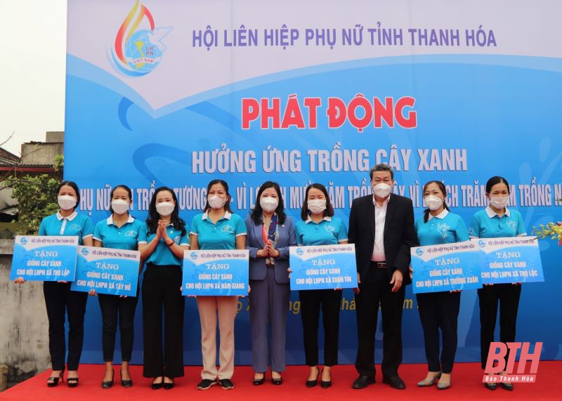 Hưởng ứng trồng cây xanh chào mừng thành công Đại hội Đại biểu phụ nữ toàn quốc lần thứ XIII