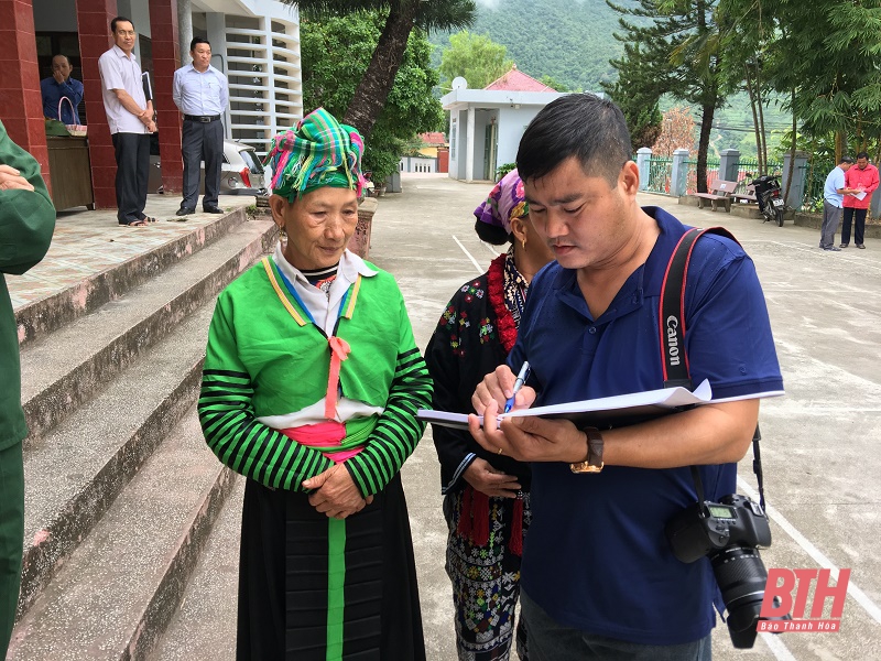 Tôi viết về chúng tôi