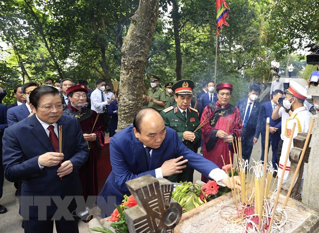 Chủ tịch nước Nguyễn Xuân Phúc dâng hương Giỗ Tổ Hùng Vương năm 2022