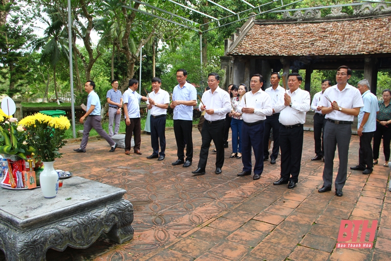 Đoàn công tác tỉnh Quảng Nam dâng hương tại Đền thờ Lê Hoàn và Khu di tích Lam Kinh