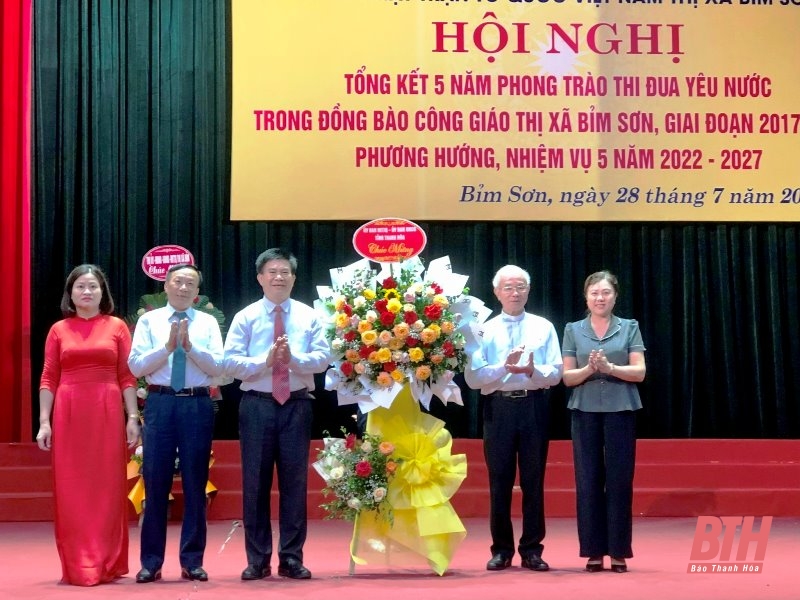 Tổng kết 5 năm phong trào thi đua yêu nước “Sống tốt đời, đẹp đạo” trong đồng bào Công giáo thị xã Bỉm Sơn giai đoạn 2017-2022