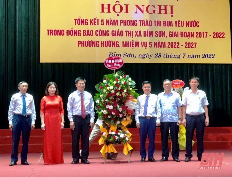 Tổng kết 5 năm phong trào thi đua yêu nước “Sống tốt đời, đẹp đạo” trong đồng bào Công giáo thị xã Bỉm Sơn giai đoạn 2017-2022