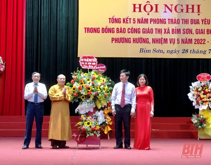 Tổng kết 5 năm phong trào thi đua yêu nước “Sống tốt đời, đẹp đạo” trong đồng bào Công giáo thị xã Bỉm Sơn giai đoạn 2017-2022