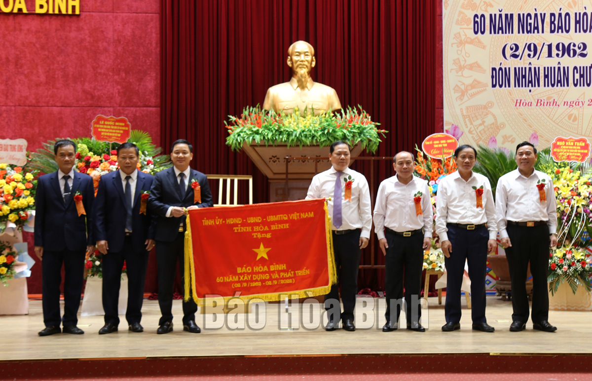 Báo Hòa Bình kỷ niệm 60 năm ngày xuất bản số đầu và đón nhận Huân chương Lao động hạng Ba