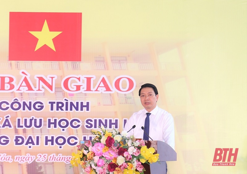 Bàn giao công trình Nhà ký túc xá sinh viên Lào tại Trường Đại học Hồng Đức