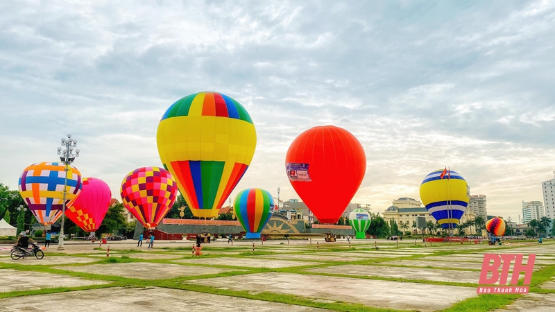 Người dân háo hức chờ đón Lễ hội khinh khí cầu “Thanh Hóa rực rỡ sắc màu”