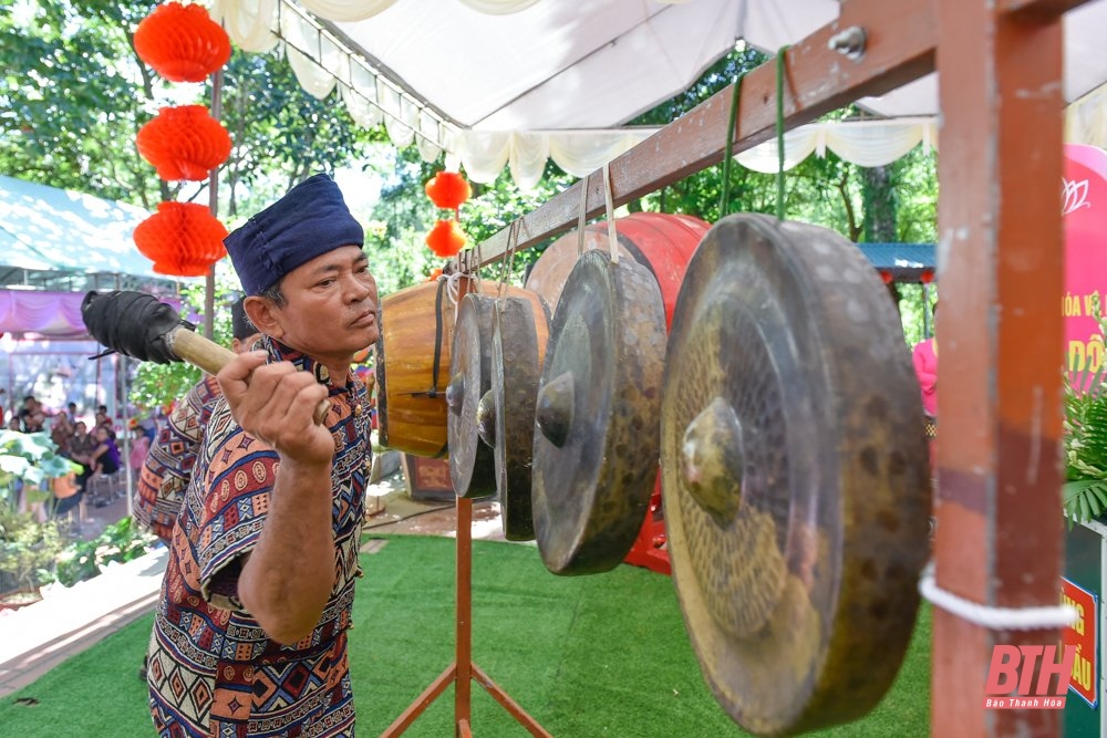 Linh thiêng Lễ hội Phủ Na