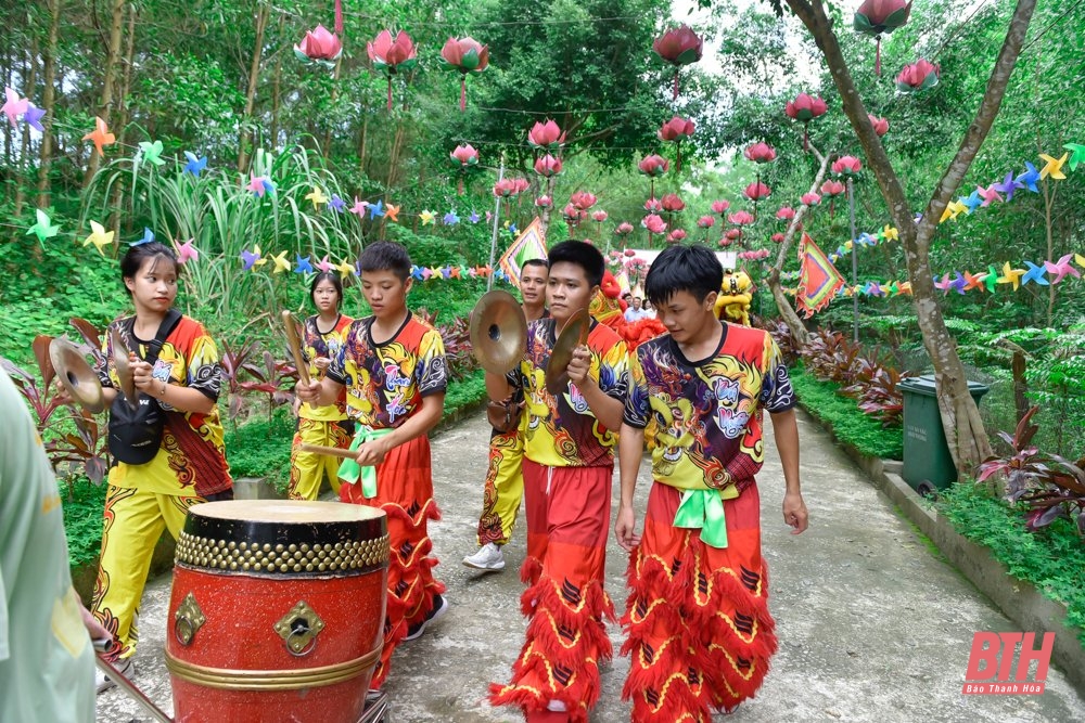 Linh thiêng Lễ hội Phủ Na