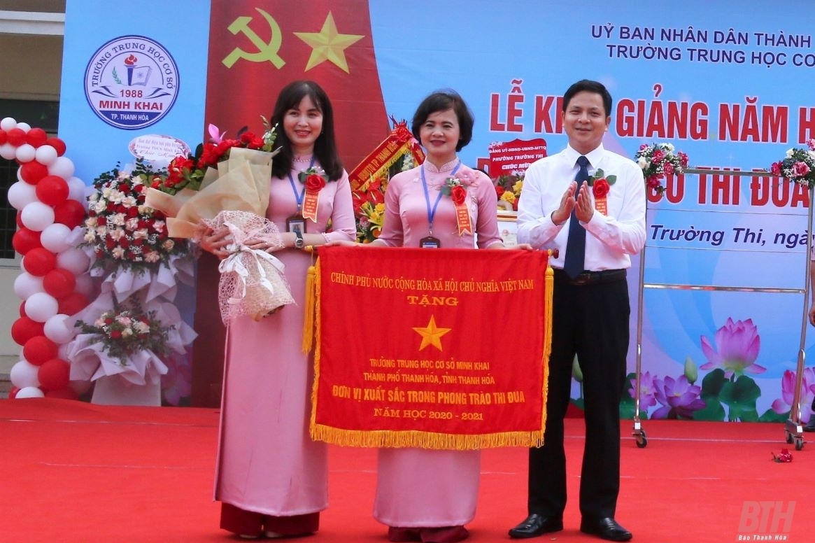 Tưng bừng khai giảng năm học mới