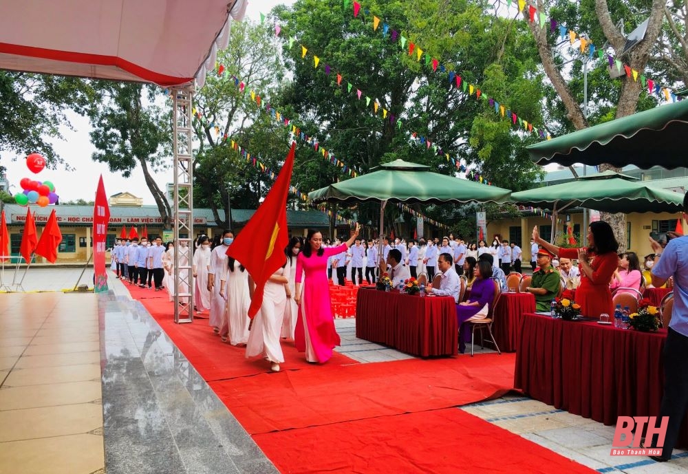 Tưng bừng khai giảng năm học mới