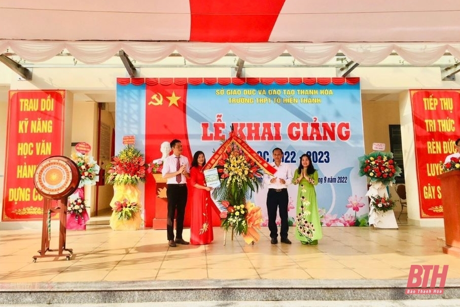 Tưng bừng khai giảng năm học mới