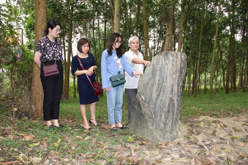 [Video] - Hàng ngàn ngôi mộ cổ nghi của nghĩa quân Lam Sơn