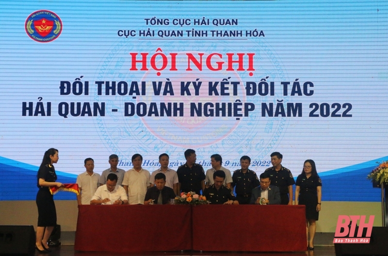 Cục Hải quan Thanh Hóa đối thoại với 150 doanh nghiệp có hoạt động xuất, nhập khẩu