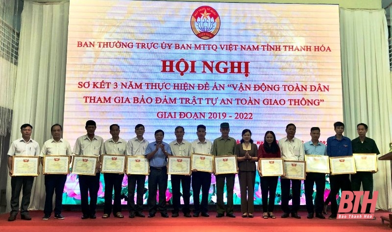 Sơ kết 3 năm thực hiện Đề án “Vận động toàn dân tham gia bảo đảm trật tự, an toàn giao thông”