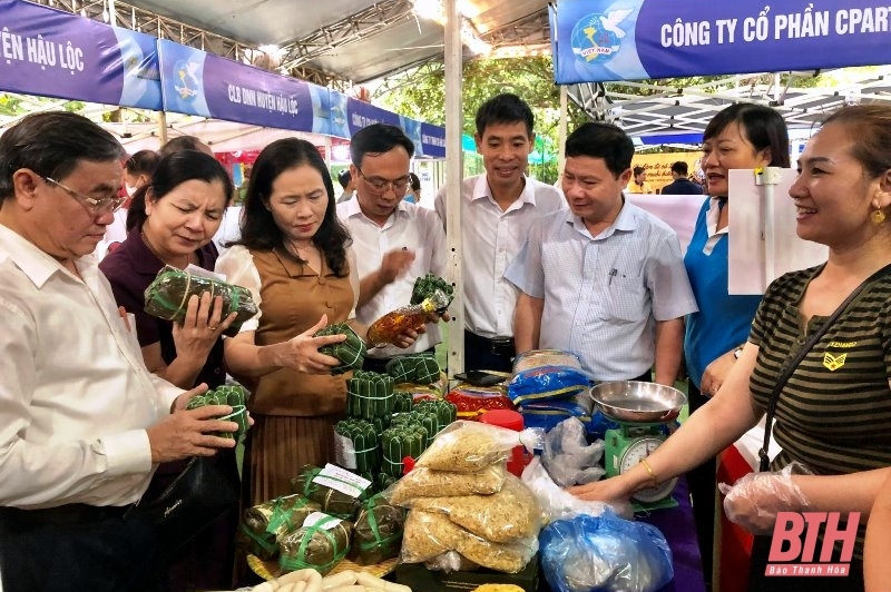 Truyền thông Cuộc vận động “Người Việt Nam ưu tiên dùng hàng Việt Nam” và Chương trình mỗi xã một sản phẩm