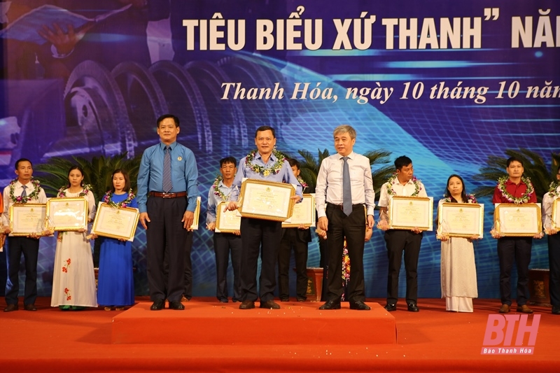 Lễ tôn vinh “Công nhân giỏi xứ Thanh”, “Công chức, viên chức, người lao động tiêu biểu xứ Thanh” năm 2022