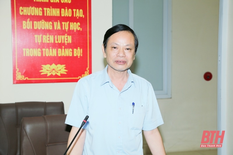 Phó Bí thư Thường trực Tỉnh ủy Lại Thế Nguyên chúc mừng Hội Nông dân tỉnh