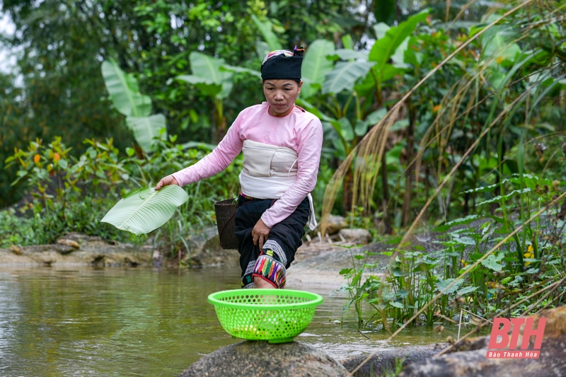 Vẻ đẹp người phụ nữ vùng cao xứ Thanh