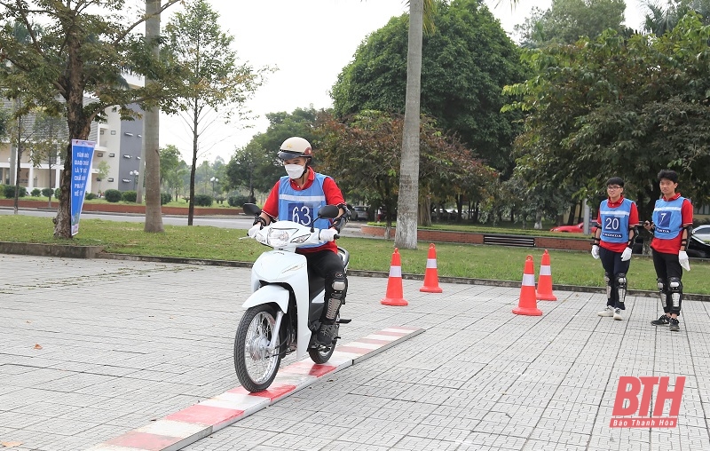 Đẩy mạnh tuyên truyền, giáo dục pháp luật về an toàn giao thông cho học sinh, sinh viên