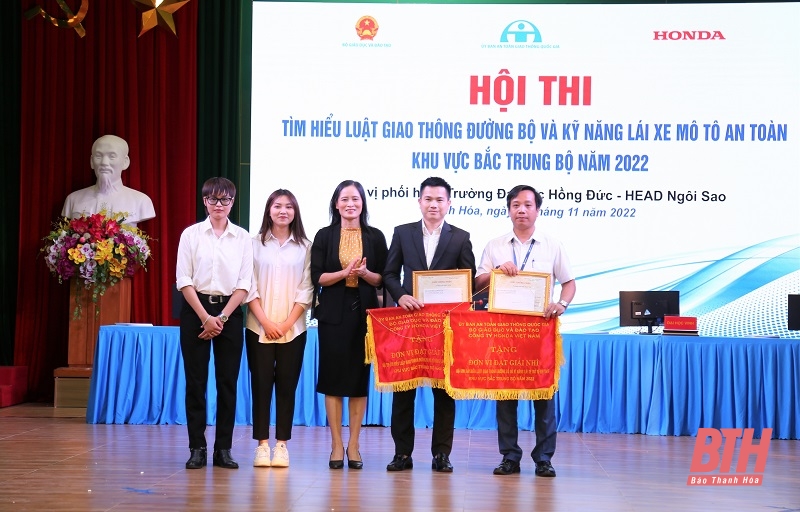 Đẩy mạnh tuyên truyền, giáo dục pháp luật về an toàn giao thông cho học sinh, sinh viên