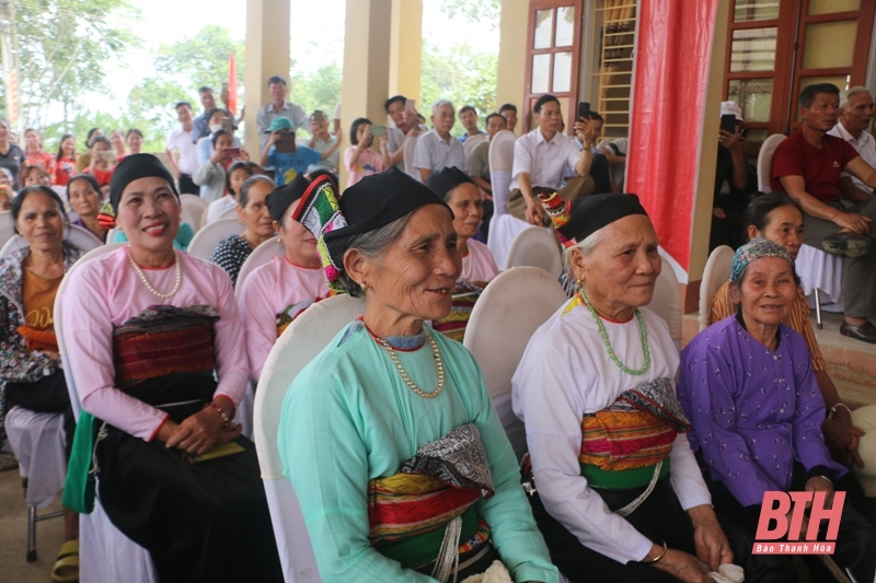 Chủ nhiệm Ủy ban Kiểm tra Tỉnh ủy Lê Quang Hùng dự Ngày hội Đại đoàn kết toàn dân tộc tại thôn Minh Long