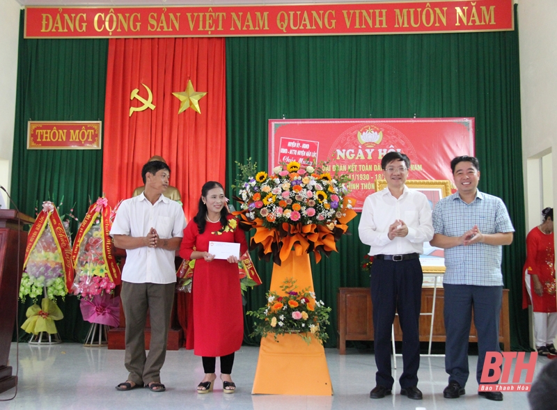 Phó Trưởng đoàn ĐBQH tỉnh Mai Văn Hải dự Ngày hội Đại đoàn kết toàn dân tộc tại khu dân cư thôn 1, xã Liên Lộc (Hậu Lộc)