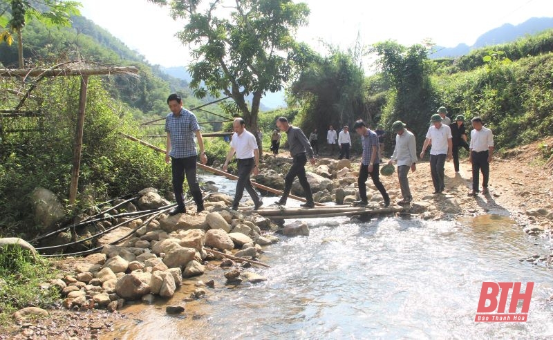 Phó Chủ tịch UBND tỉnh Lê Đức Giang làm việc tại huyện Quan Sơn