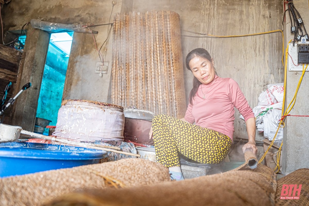 Làng nghề bánh đa hơn 100 tuổi vào vụ Tết 