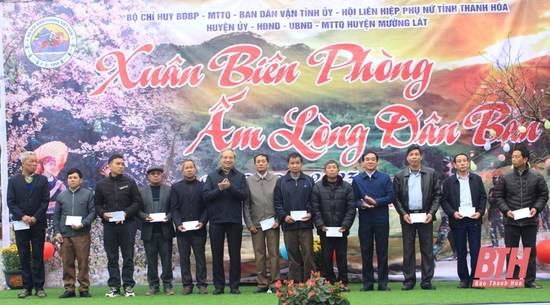 “Xuân biên phòng - ấm lòng dân bản” nơi vùng cao Mường Lát 