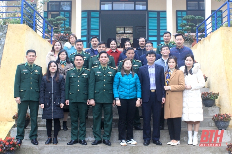 Sở Tài nguyên và Môi trường Thanh Hóa thăm, tặng quà cho cán bộ, chiến sĩ Đồn Biên phòng Yên Khương