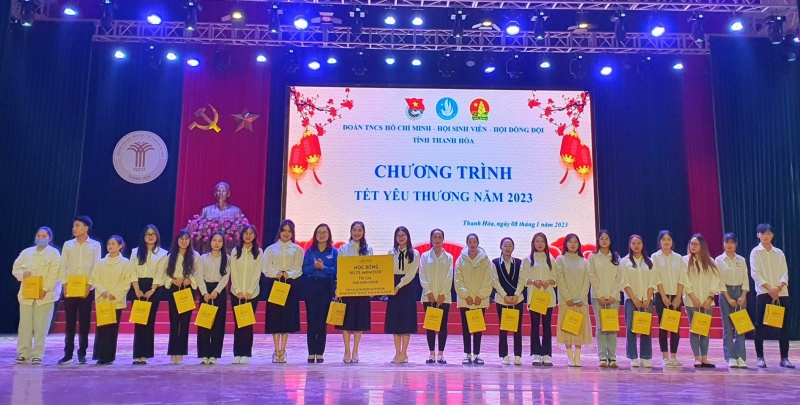 Tuyên dương học sinh, sinh viên đạt các danh hiệu “Sinh viên 5 tốt”, “Học sinh 3 tốt”, “Học sinh 3 rèn luyện”