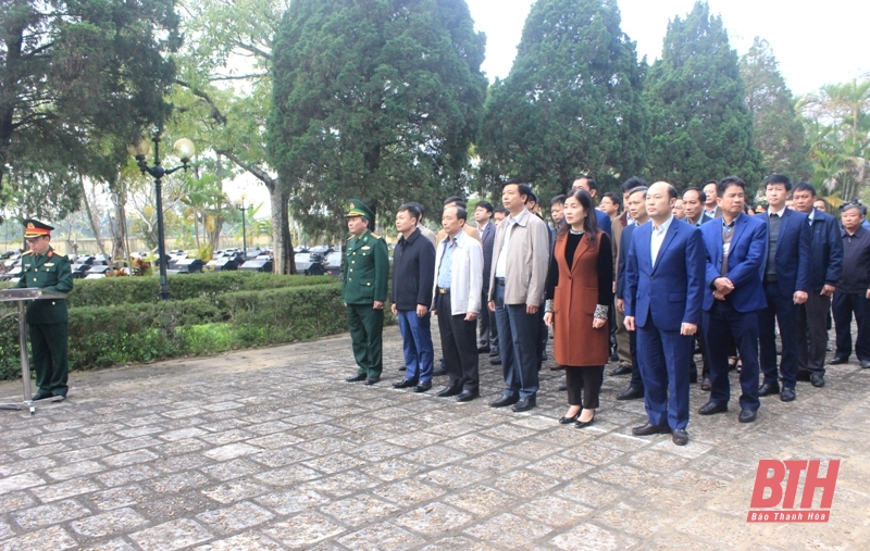 Phó Chủ tịch Thường trực HĐND tỉnh Lê Tiến Lam kiểm tra tình hình sản xuất và đời sống Nhân dân tại huyện Hoằng Hóa