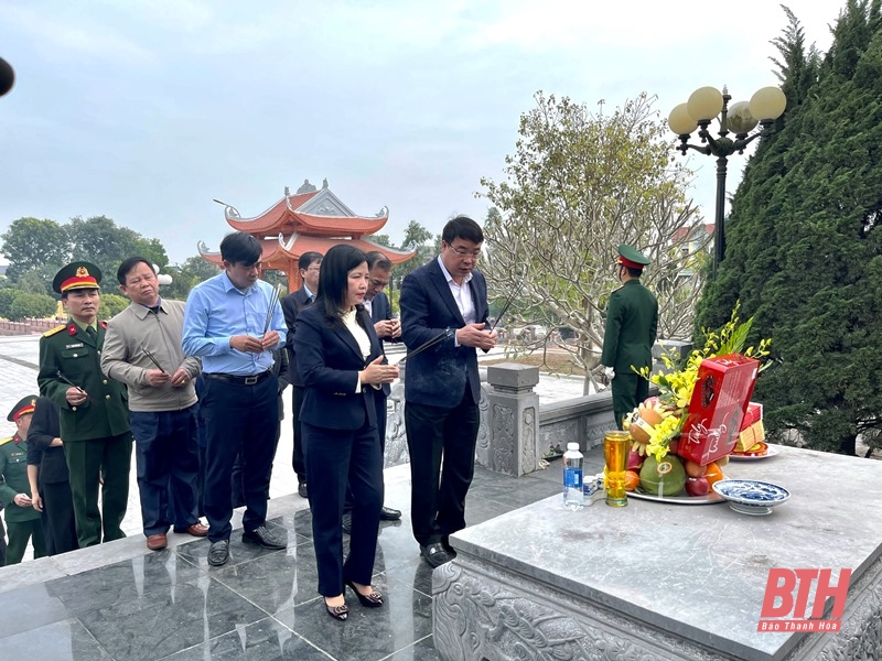 Trưởng Ban Dân vận Tỉnh ủy, Chủ tịch Ủy ban MTTQ tỉnh kiểm tra đời sống và sản xuất tại huyện Quảng Xương