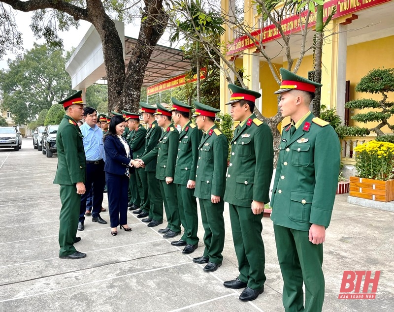 Trưởng Ban Dân vận Tỉnh ủy, Chủ tịch Ủy ban MTTQ tỉnh kiểm tra đời sống và sản xuất tại huyện Quảng Xương