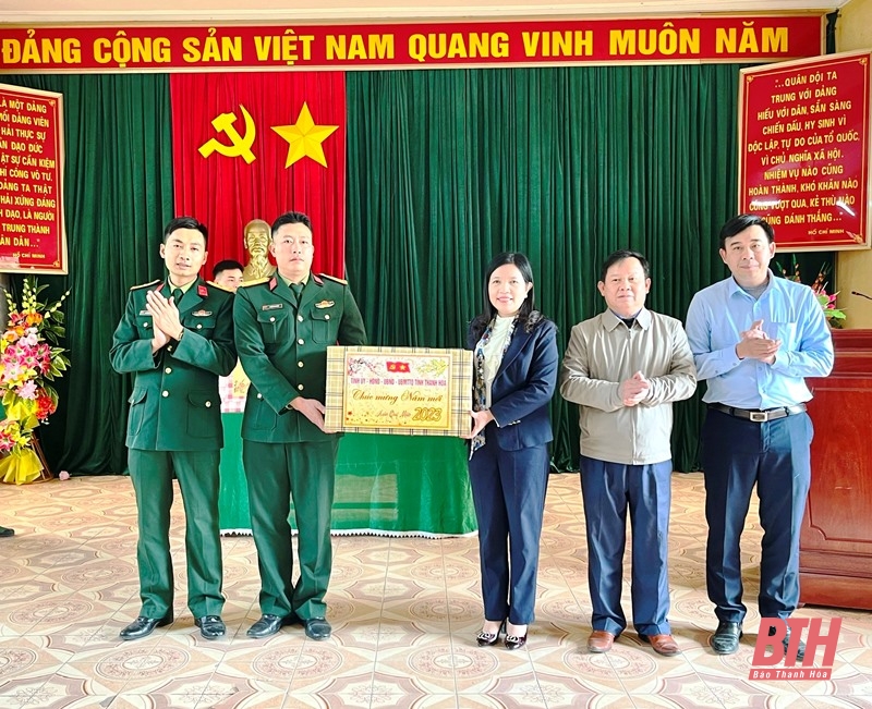 Trưởng Ban Dân vận Tỉnh ủy, Chủ tịch Ủy ban MTTQ tỉnh kiểm tra đời sống và sản xuất tại huyện Quảng Xương