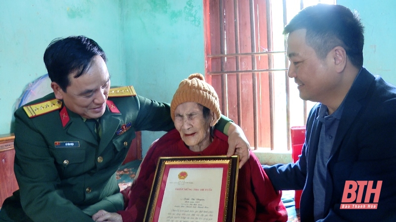 Chỉ huy trưởng Bộ CHQS tỉnh kiểm tra tình hình sản xuất, đời sống Nhân dân tại huyện Như Thanh