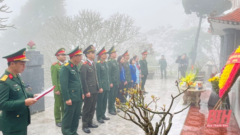 Đoàn thanh niên các đơn vị thăm, tặng quà cán bộ, chiến sỹ đảo Mê