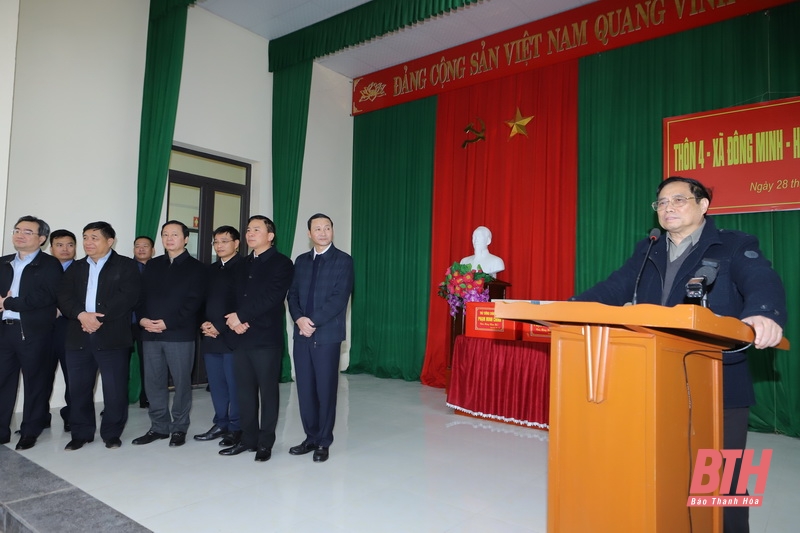 Thủ tướng Chính phủ Phạm Minh Chính kiểm tra tiến độ thi công tuyến đường cao tốc Bắc - Nam đoạn qua Thanh Hóa