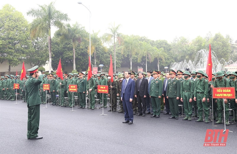 Chủ tịch UBND tỉnh Đỗ Minh Tuấn dự lễ giao, nhận quân tại huyện Thọ Xuân