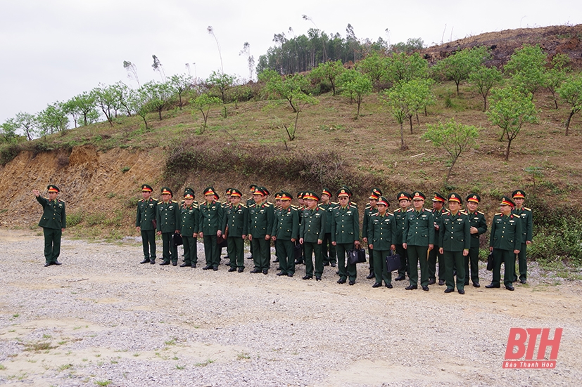 Bộ Tư lệnh Quân khu 7 tham quan Sở chỉ huy diễn tập khu vực phòng thủ tỉnh Thanh Hóa