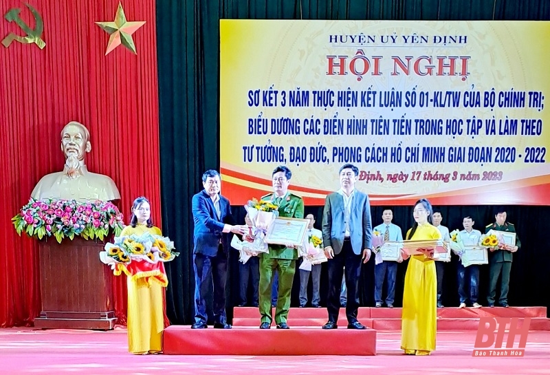 Yên Định biểu dương các điển hình tiên tiến trong học tập và làm theo tư tưởng, đạo đức, phong cách Hồ Chí Minh