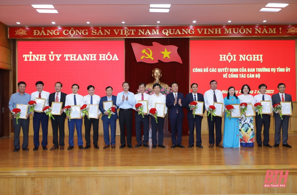 Nhiều cán bộ nhận nhiệm vụ mới theo các Quyết định của Ban Thường vụ Tỉnh ủy về công tác cán bộ