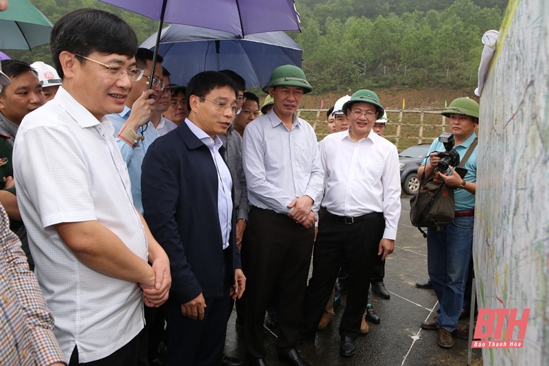 Bộ trưởng Bộ Giao thông - Vận tải Nguyễn Văn Thắng kiểm tra, chỉ đạo hiện trường Dự án đầu tư xây dựng đường bộ cao tốc Bắc - Nam phía Đông đoạn qua tỉnh Thanh Hóa