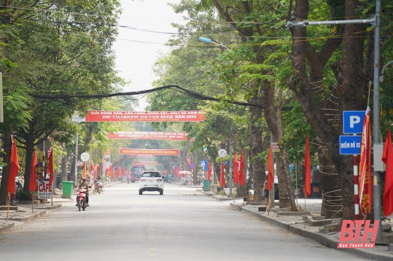 Phố biển Sầm Sơn khoác lên “màu áo mới” chào đón ngày khai hội