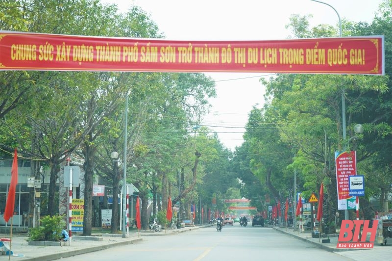 Phố biển Sầm Sơn khoác lên “màu áo mới” chào đón ngày khai hội