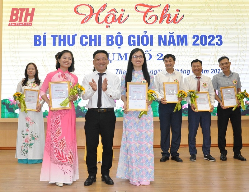 Sôi nổi hội thi Bí thư chi bộ giỏi cụm thi số 2