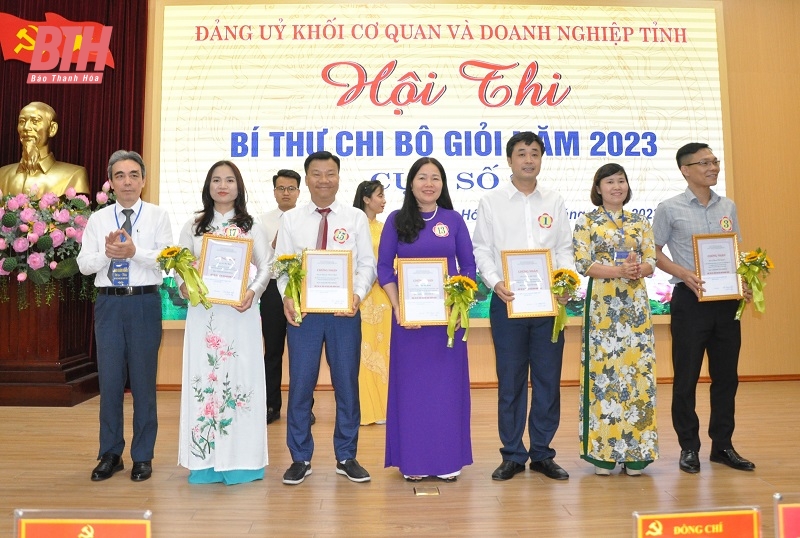 Sôi nổi hội thi Bí thư chi bộ giỏi cụm thi số 2