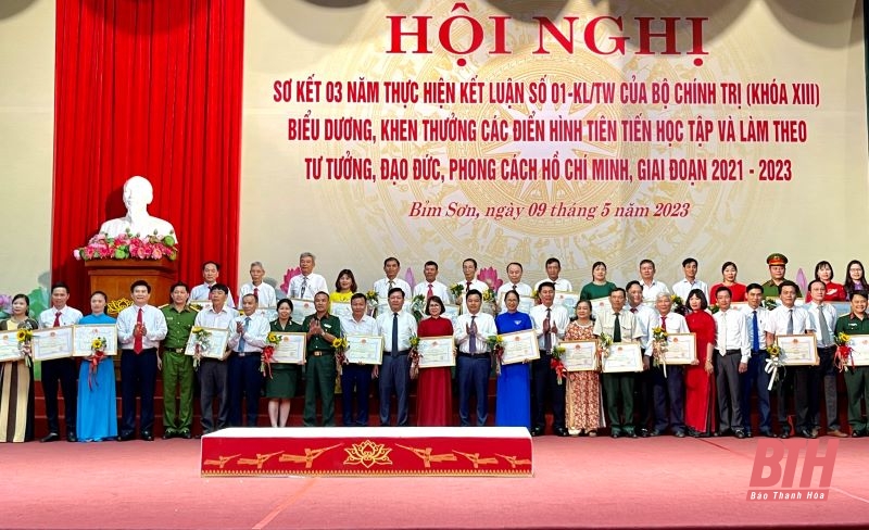 Thị ủy Bỉm Sơn sơ kết 3 năm thực hiện Kết luận số 01-KL/TW của Bộ Chính trị (khóa XIII)