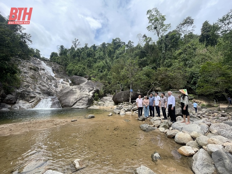 Ban Văn hoá - Xã hội HĐND tỉnh giám sát công tác quản lý Nhà nước về phát triển du lịch tại huyện Lang Chánh